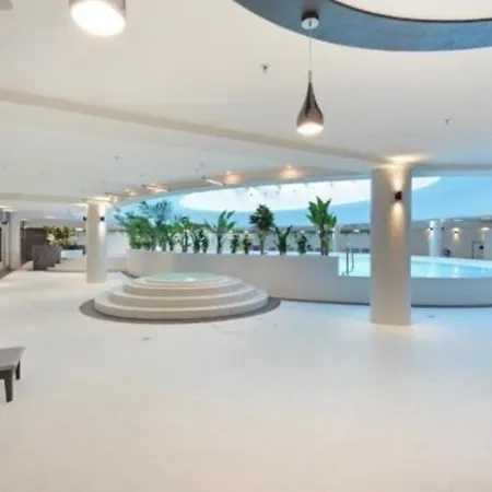 Hanza Tower Sauna Jacuzi Pool & Apartament *