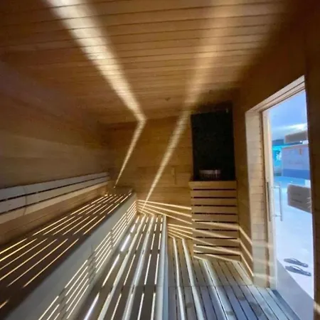 Hanza Tower Sauna Jacuzi Pool &